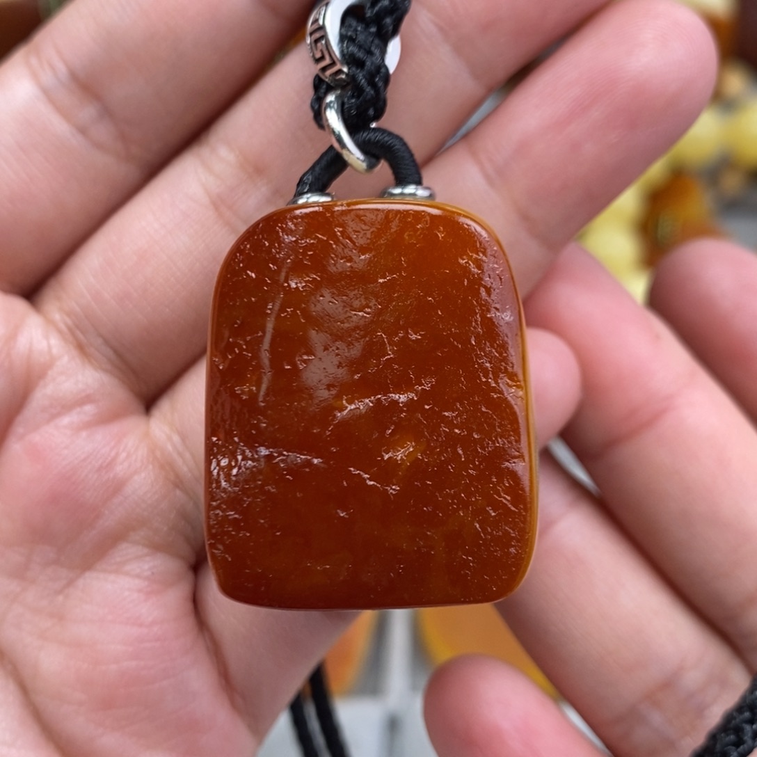 琥珀吊坠(赠链)未镶嵌