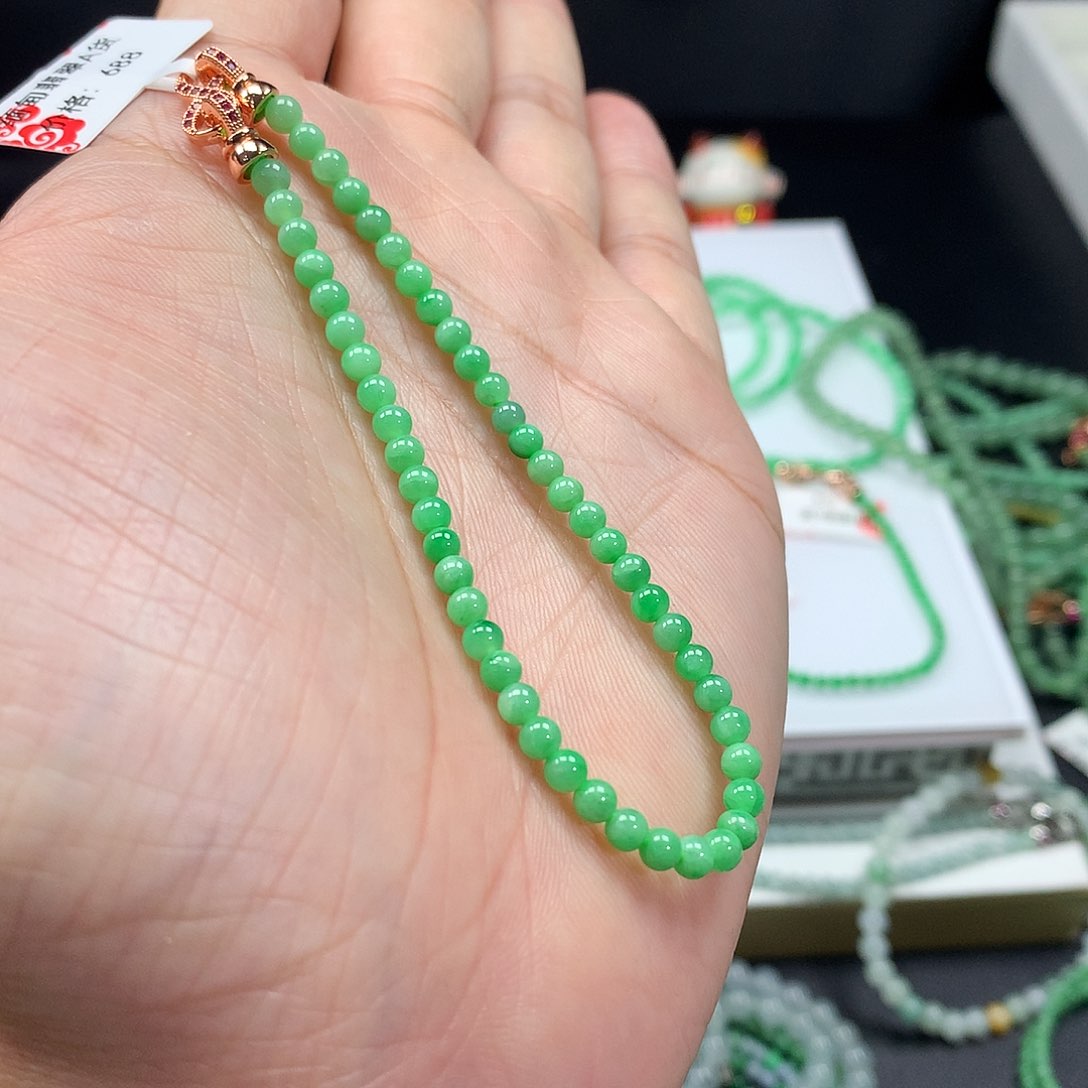翡翠手链未镶嵌翡翠