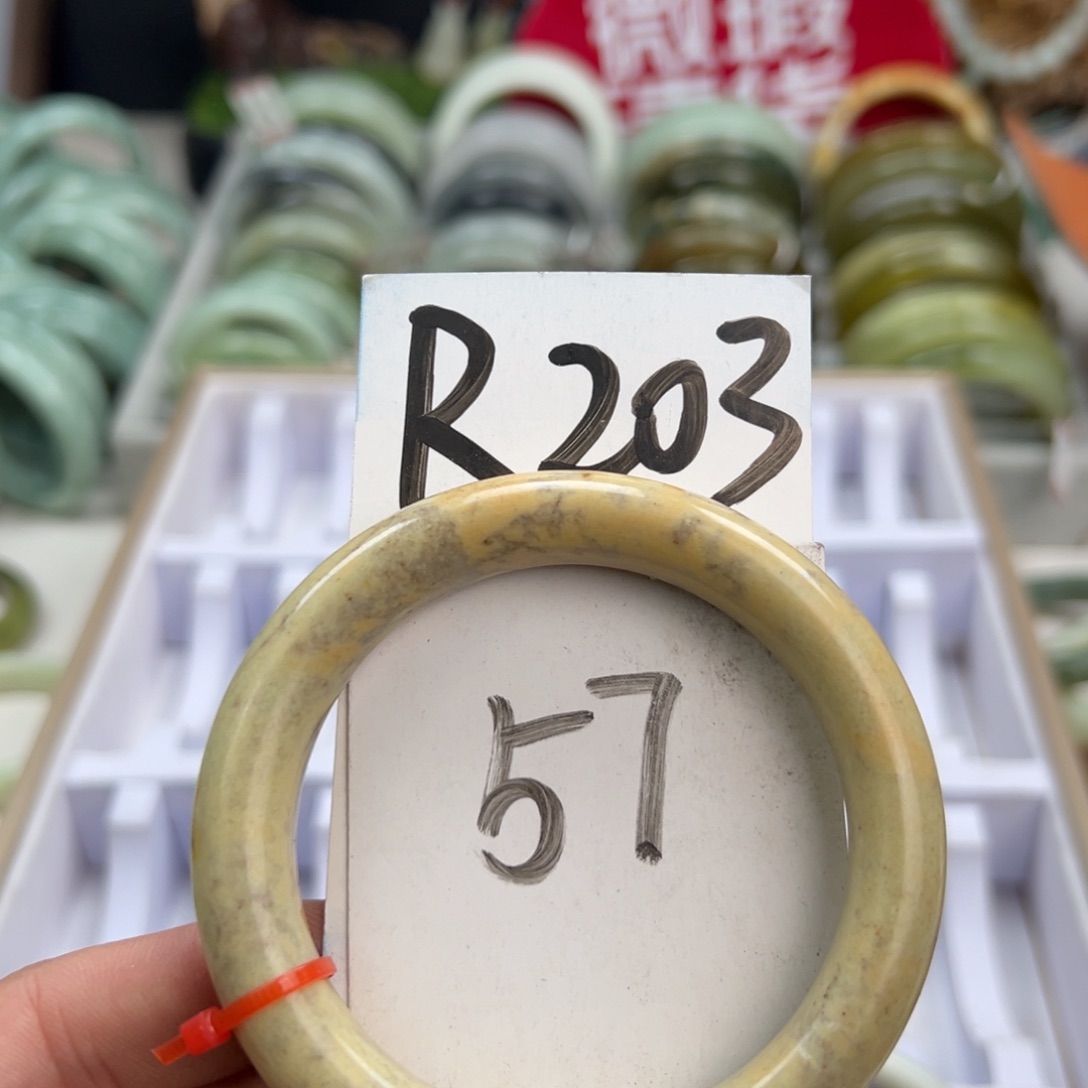 岫玉手镯未镶嵌天然岫玉