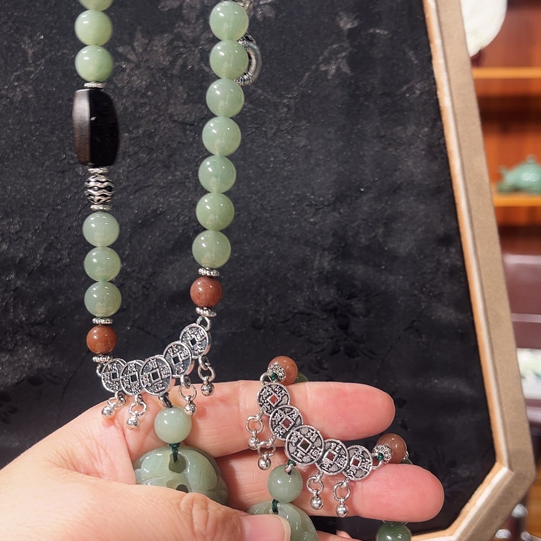 颈饰未镶嵌和田玉