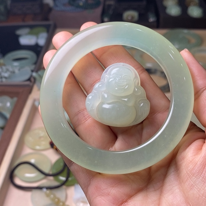 蛇纹石玉未镶嵌手镯Z****r