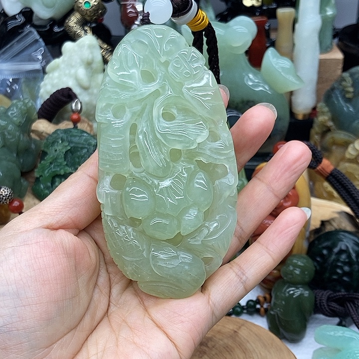 岫玉未镶嵌手把件