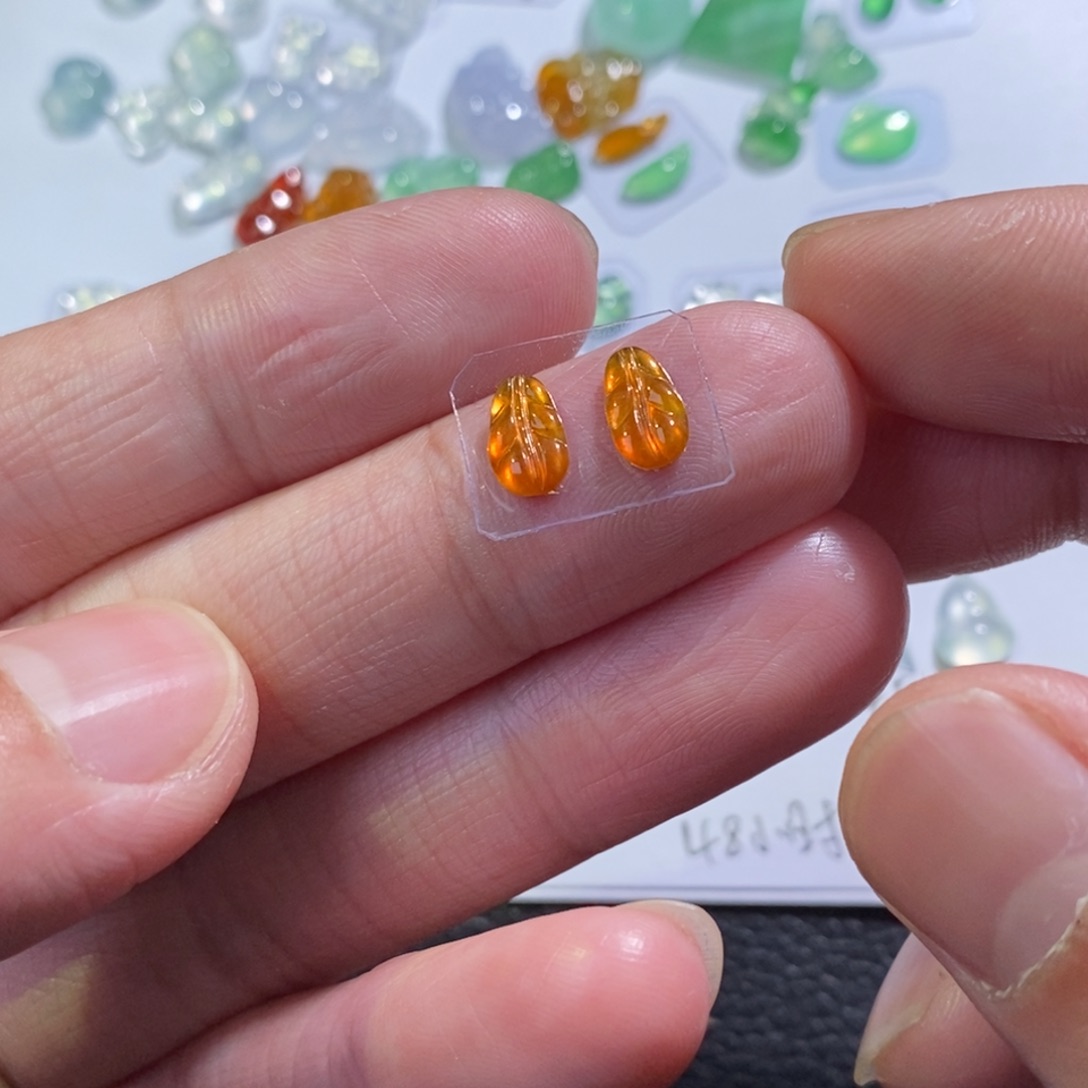 翡翠未镶嵌颈饰翡翠叶子