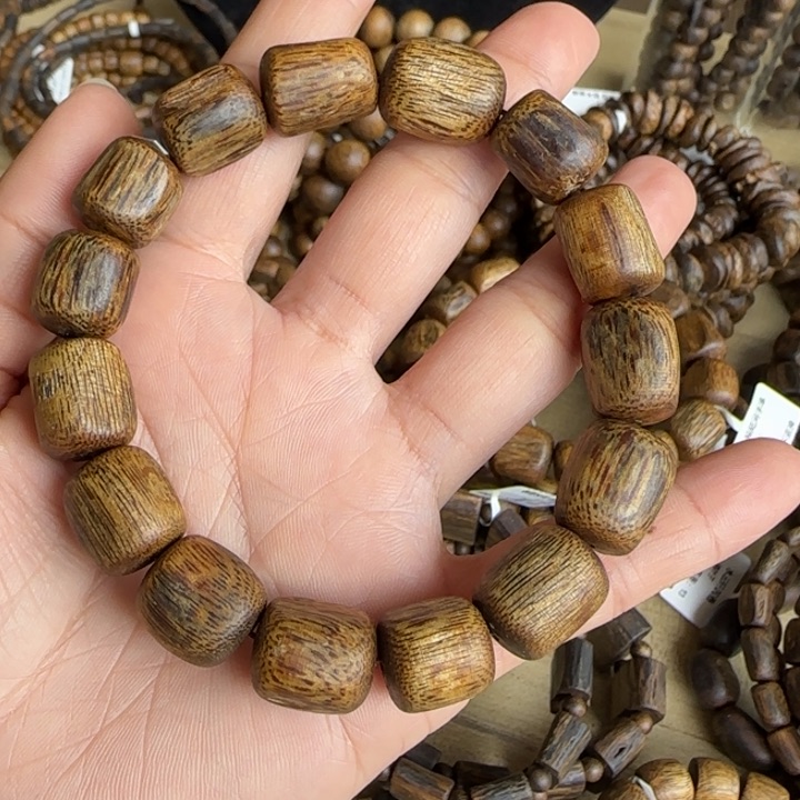 沉香手串机*柴陆河多样性发货一条卡13-18克