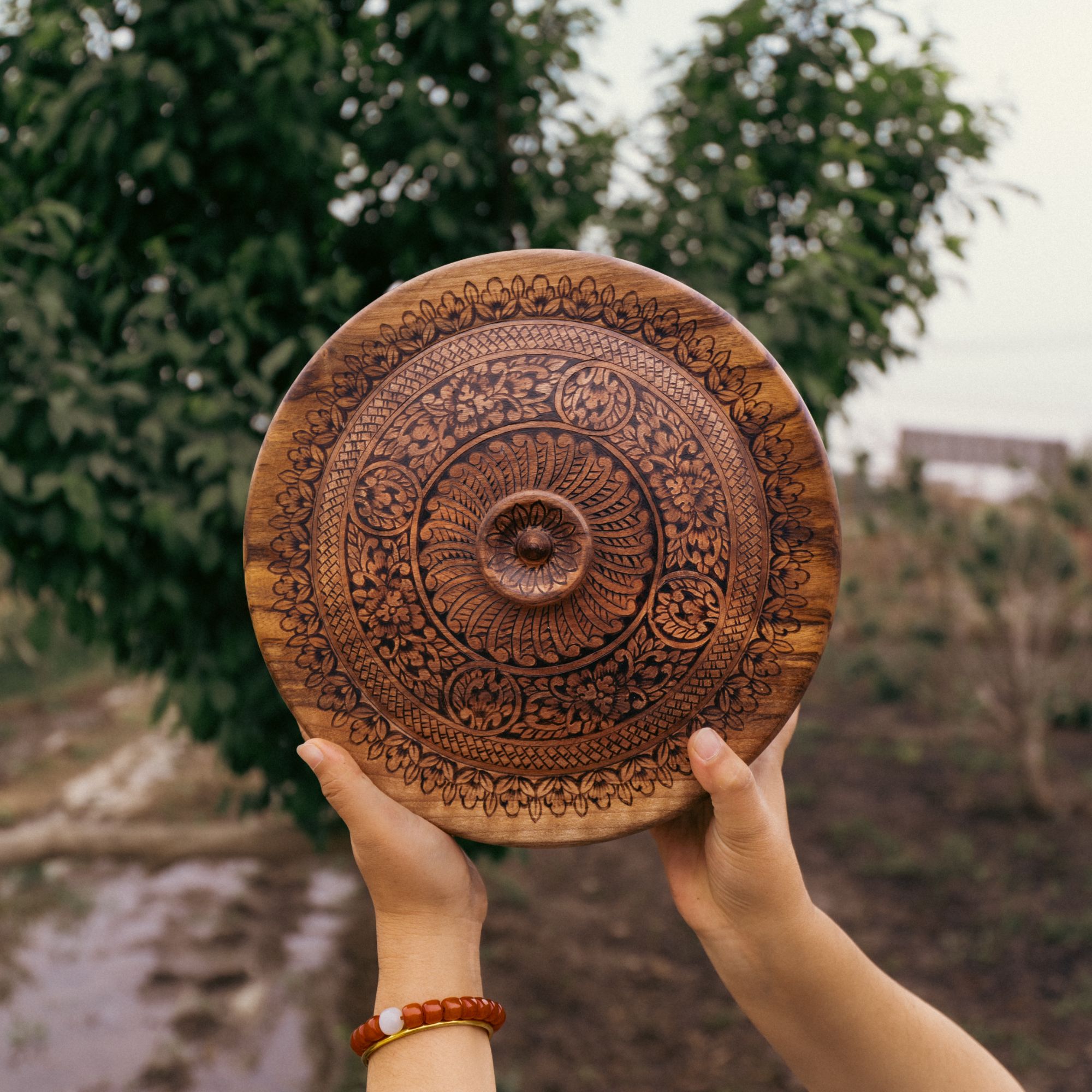 和核艺核桃木纯手工带花带盖和面盆圆形高档木质