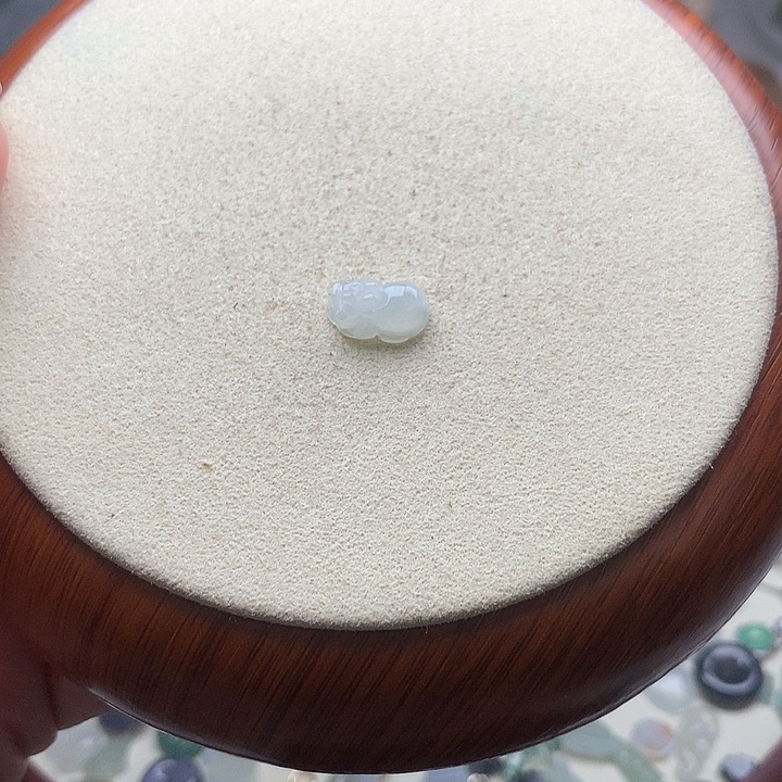 翡翠未镶嵌颈饰貔貅1个