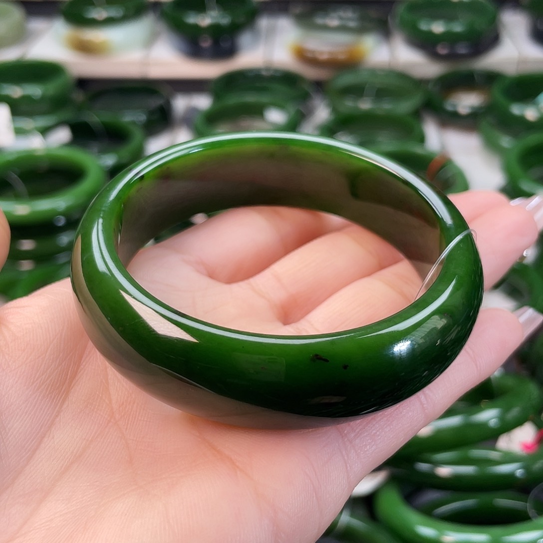 和田玉（碧玉）手镯未镶嵌