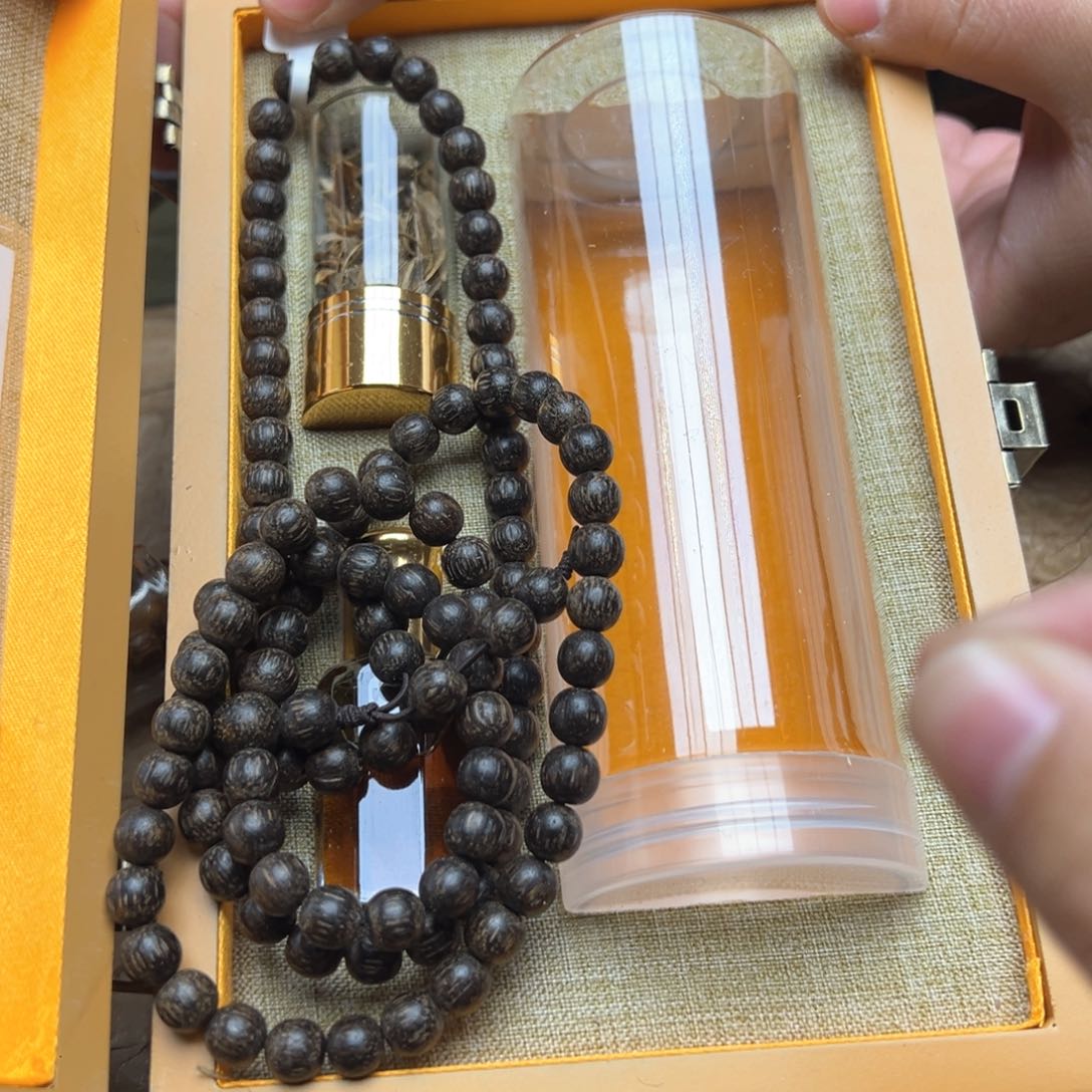 大叶紫檀（黑酸枝木类）