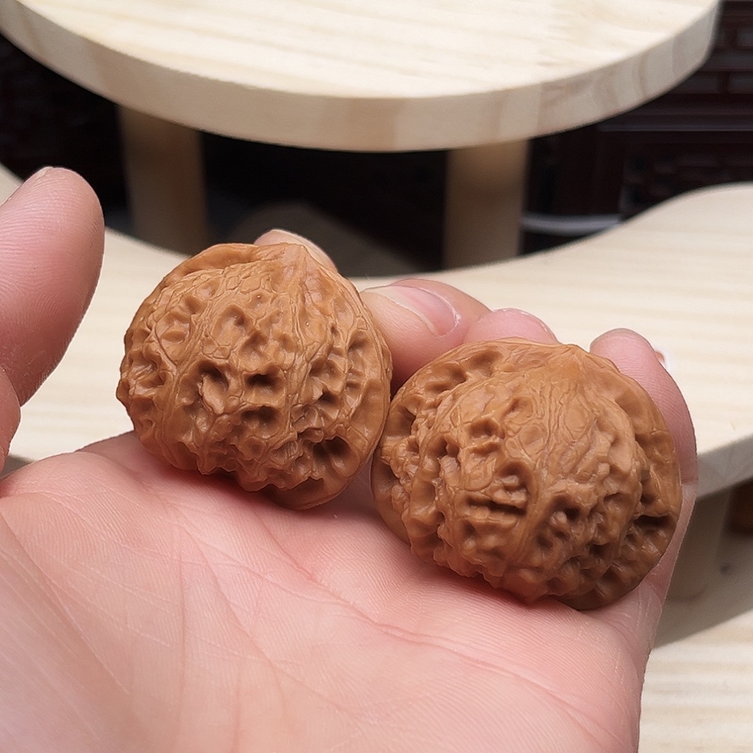 文玩核桃把件宫灯