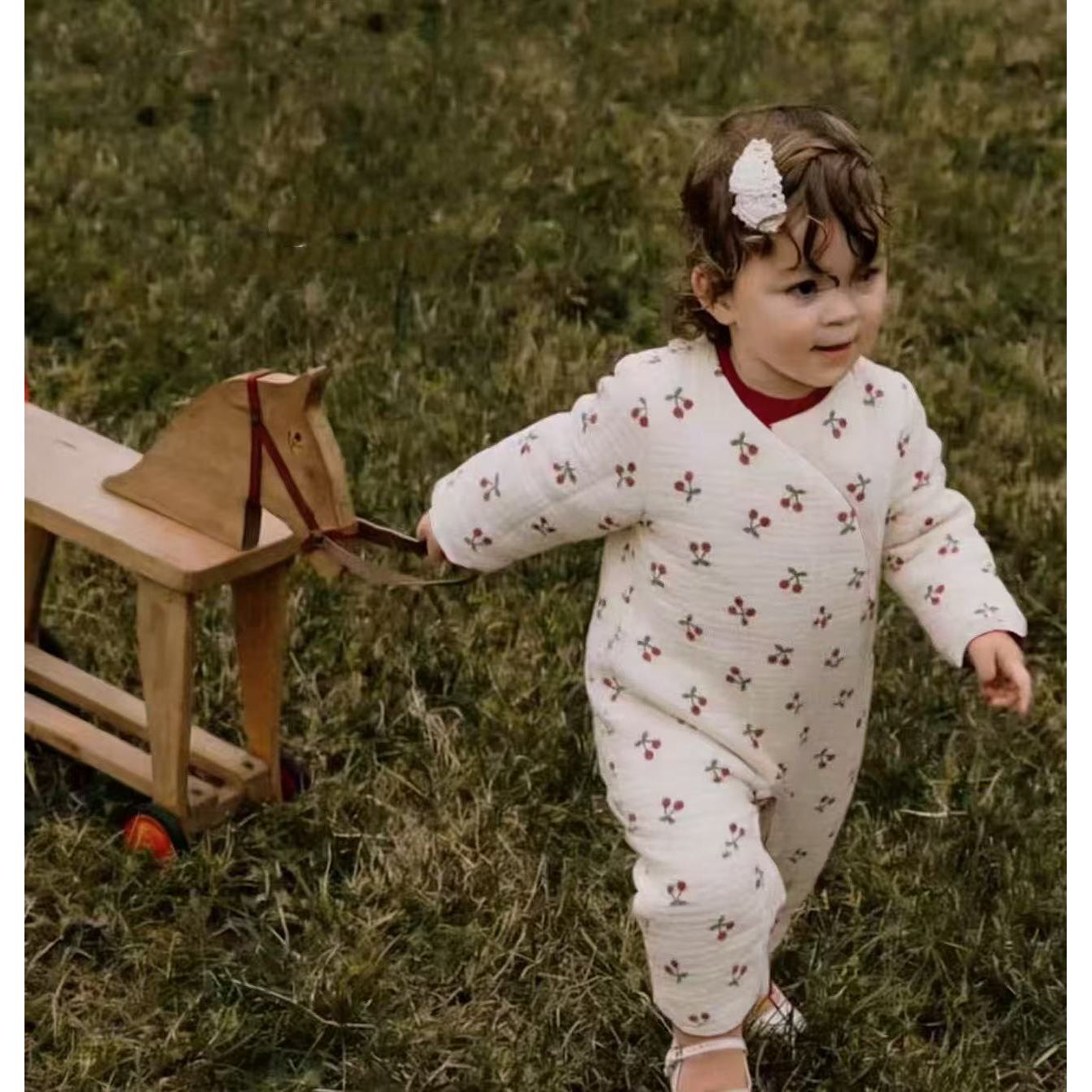 新生婴儿纱布连体衣夹棉哈衣透气纯棉保暖外出服男女宝居家棉袄