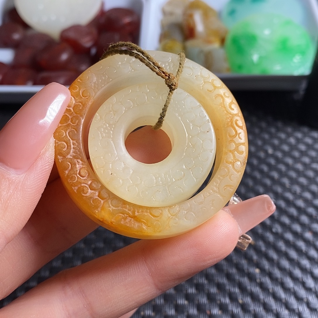 岫玉未镶嵌珠宝奇石