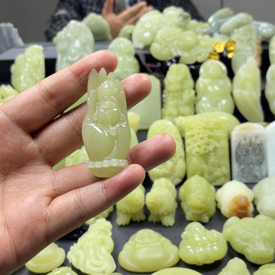 和田玉（黄玉）未镶嵌颈饰