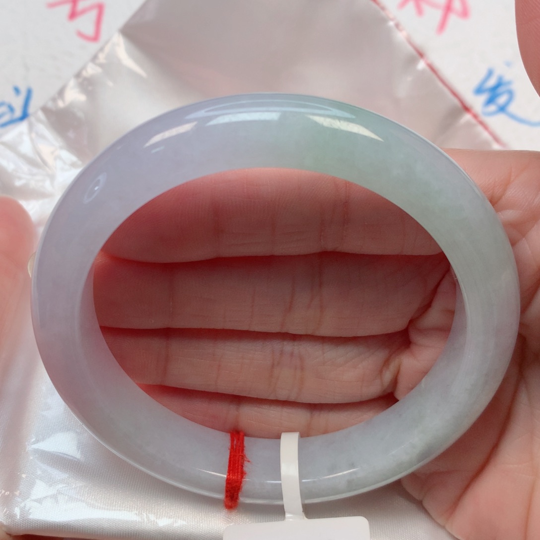 翡翠手镯未镶嵌60.6圈 淡色系半山水