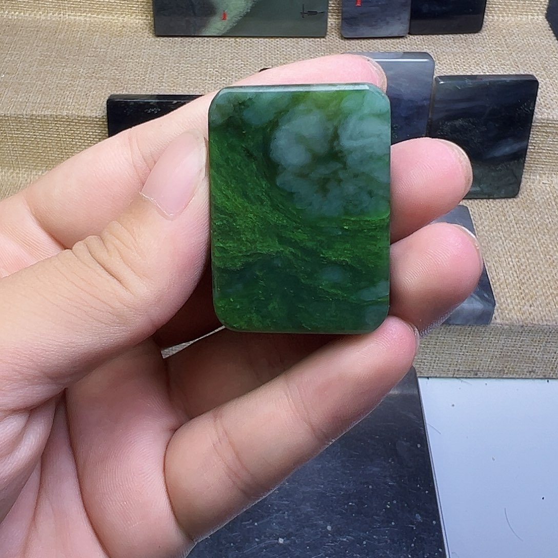 未镶嵌和田玉（碧玉）珠宝半成品