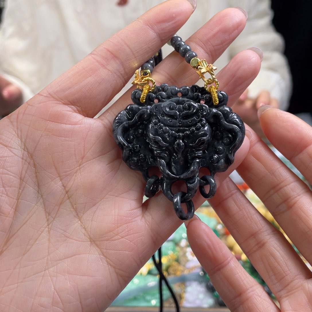 翡翠颈饰未镶嵌代编织