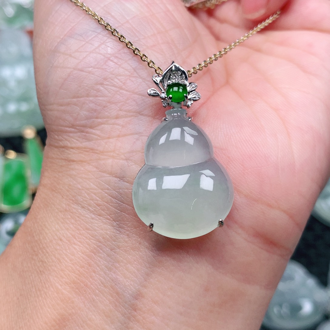 翡翠吊坠(不含链)18K金镶嵌