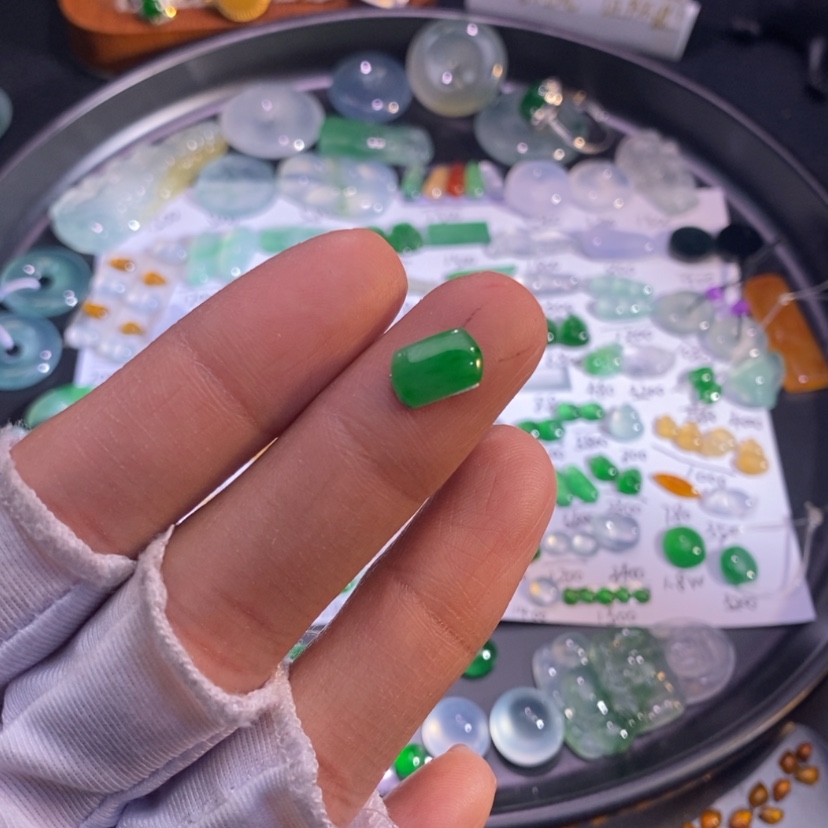 【闪购商品】翡翠挂件未镶嵌马鞍