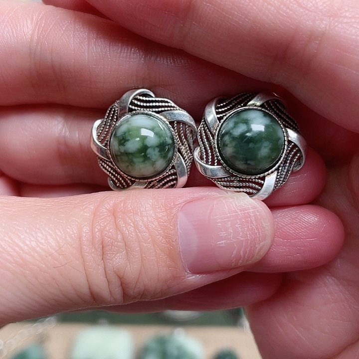 透闪石-蛇纹石玉耳钉银S925镶嵌