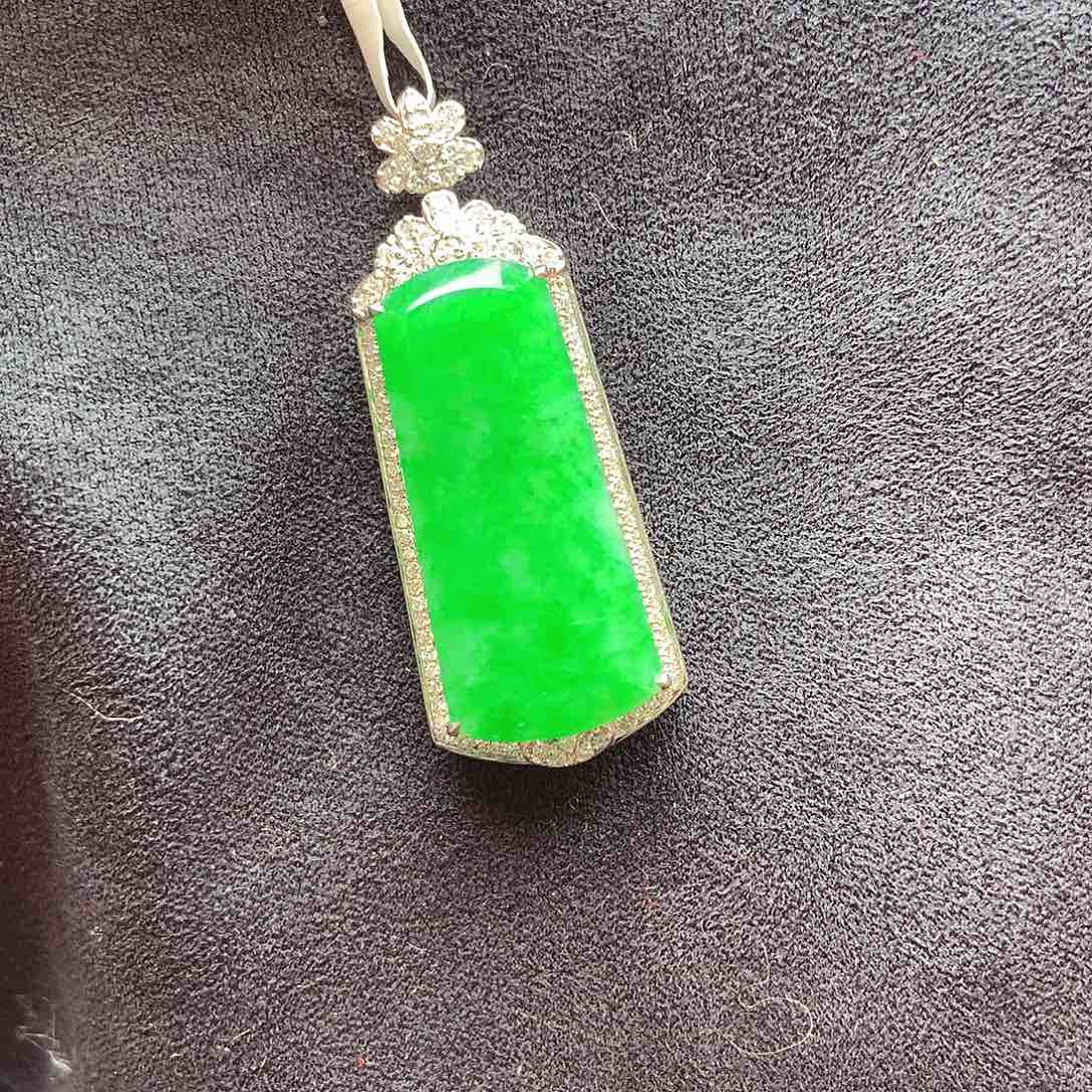 翡翠颈饰18K金镶嵌上新