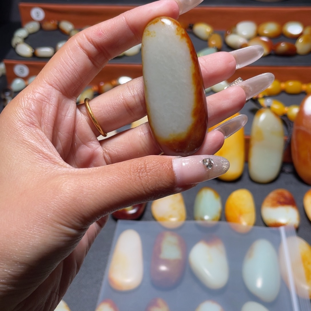 和田玉未镶嵌颈饰北**仔