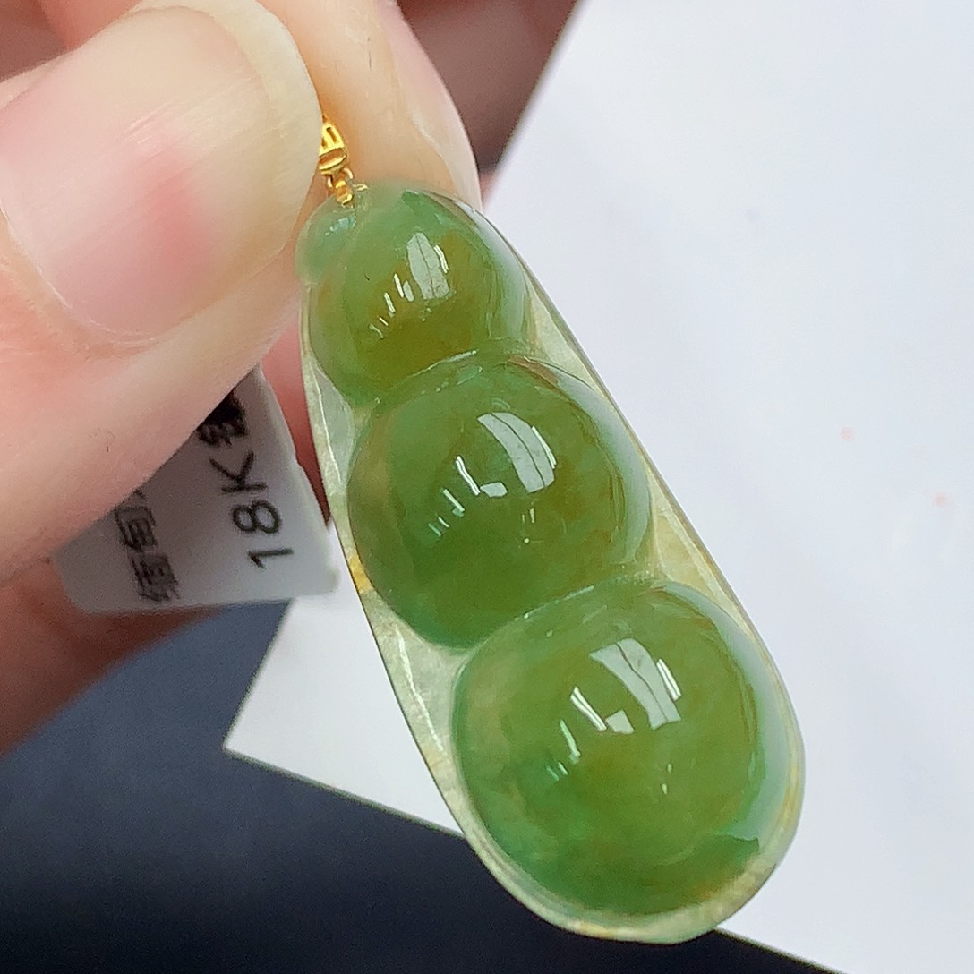 颈饰18K金镶嵌翡翠