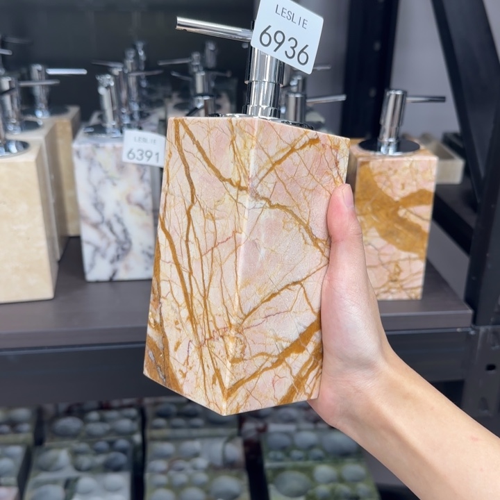 石****）X936.             福利