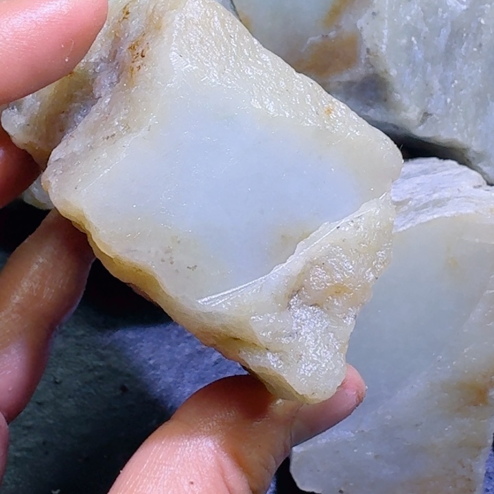 和田玉未镶嵌珠宝半成品