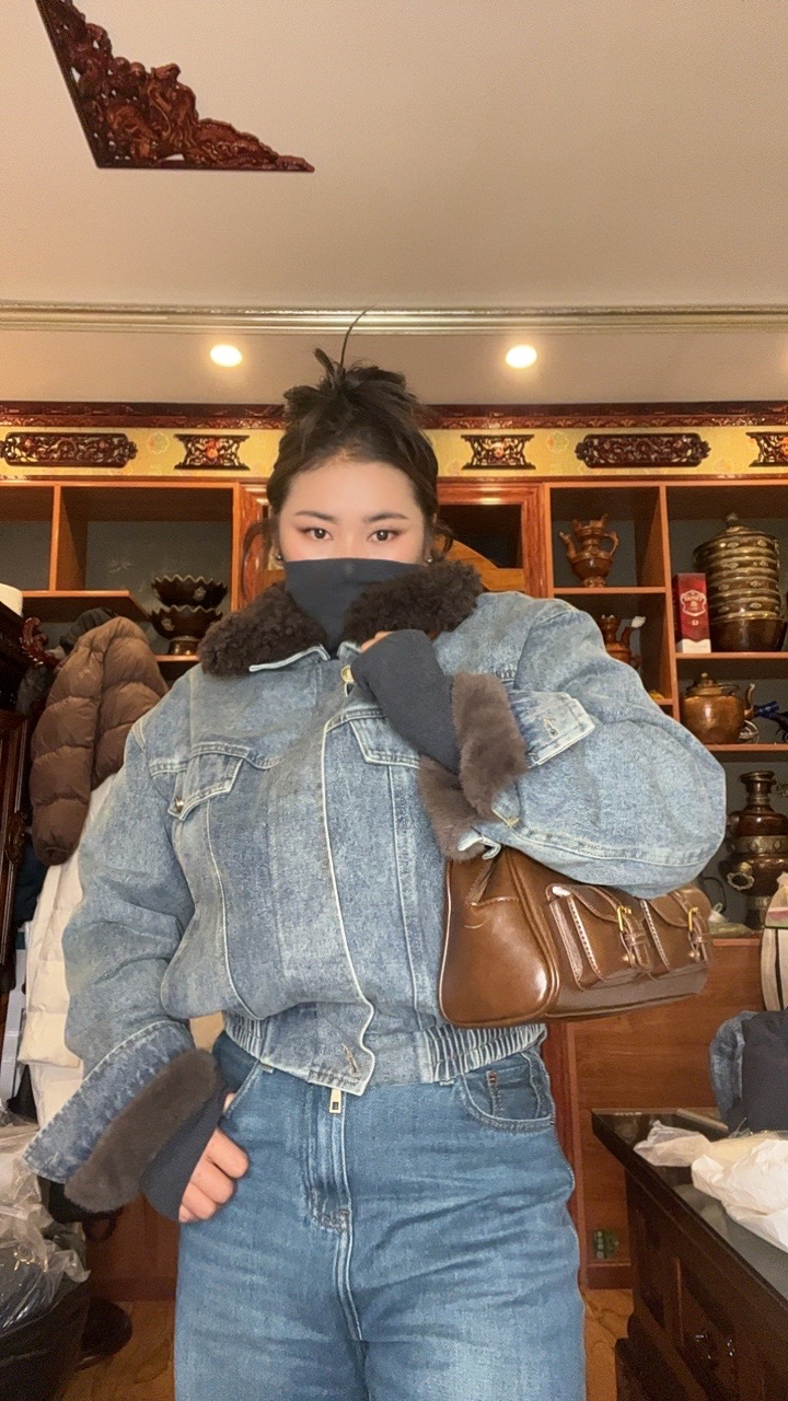  植物染气质羔毛领加绒牛仔（毛领可拆卸）加厚外套