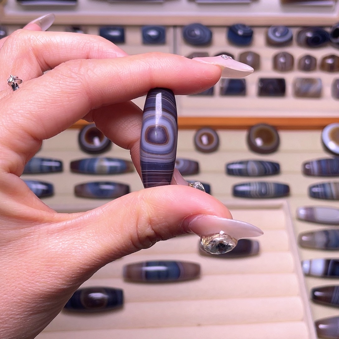 上***）玛瑙/玉髓未镶嵌颈饰