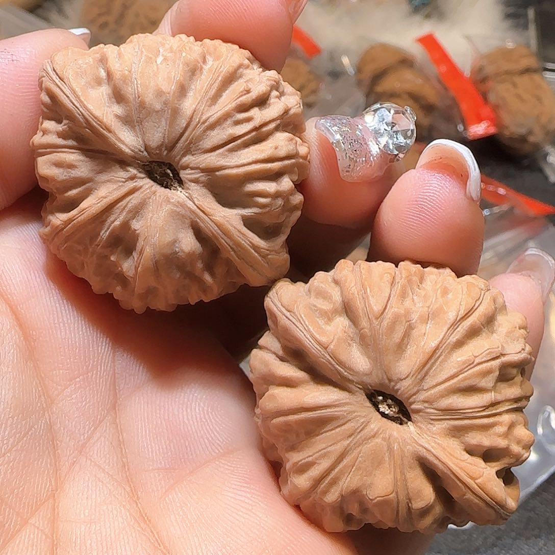 文玩核桃吊坠39凤凰山