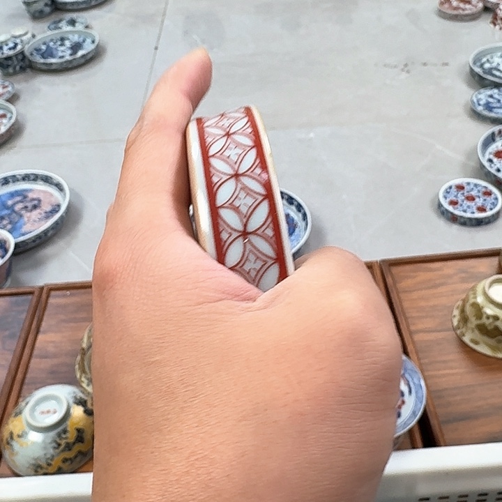 瓷片釉里红狮子盖置景德镇