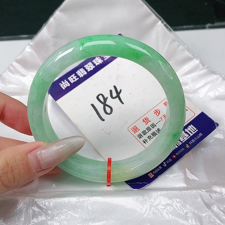 翡翠手镯未镶嵌翡翠12
