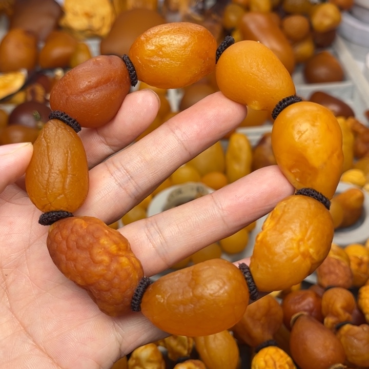 琥珀未镶嵌裸石天然蜜蜡手串