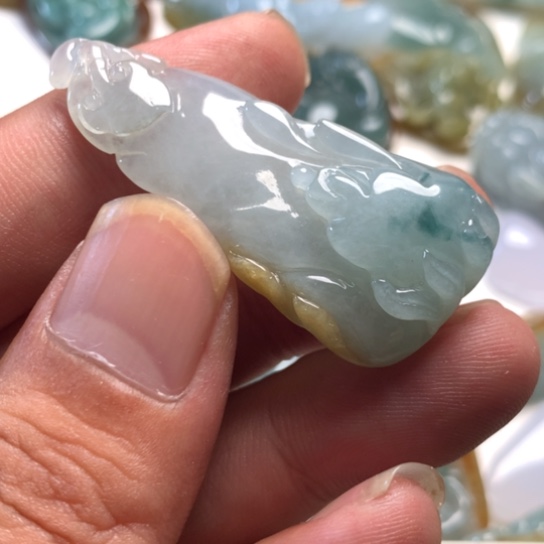翡翠未镶嵌颈饰n****s翡翠