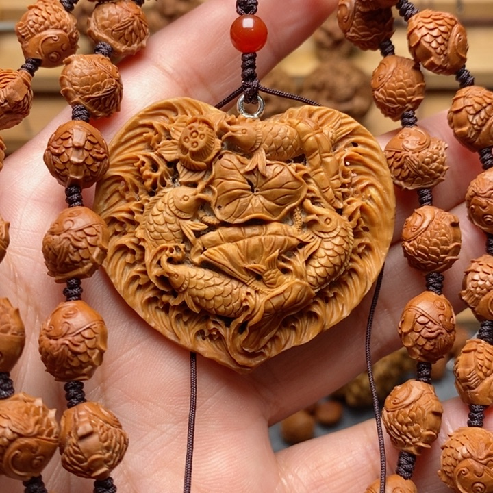 桃核手工雕刻鲤鱼项链