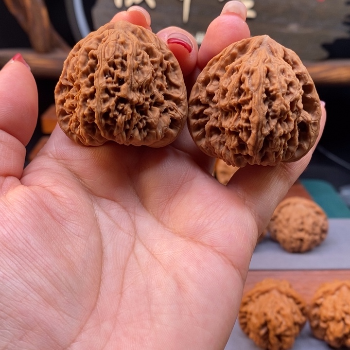 文玩核桃把件M***v42南疆石