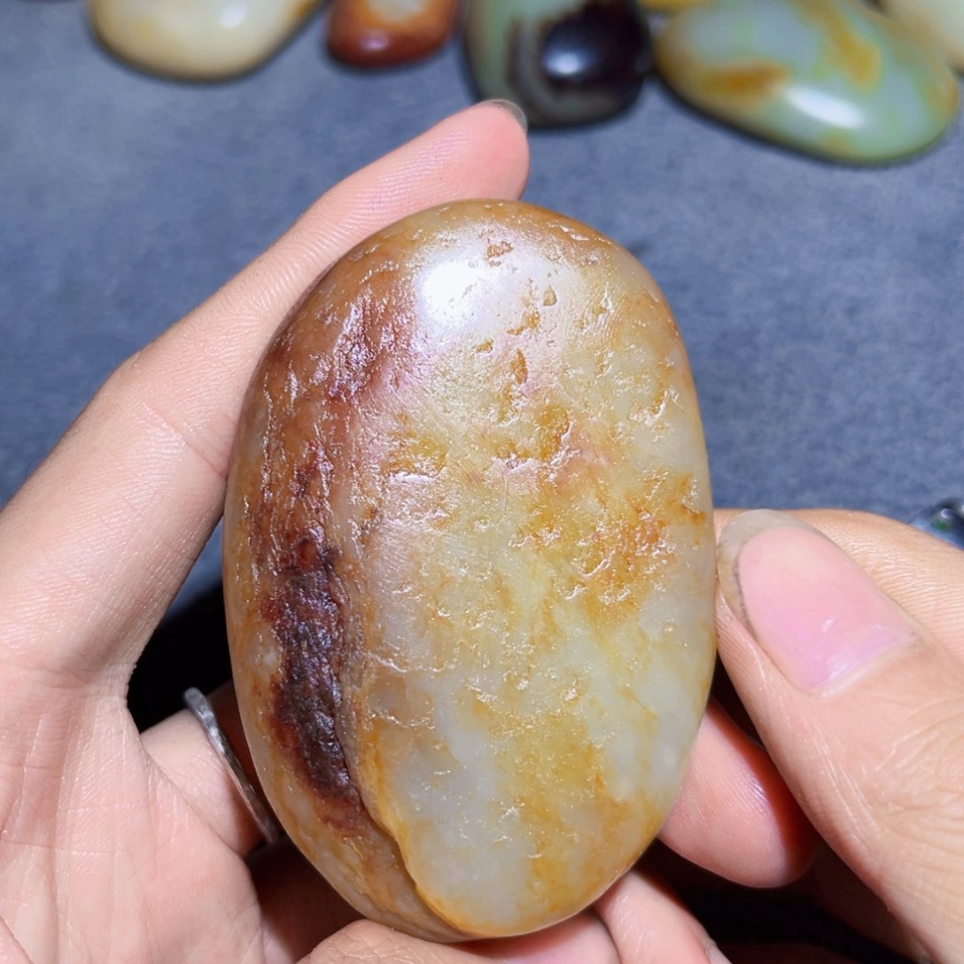 和田玉未镶嵌珠宝奇石