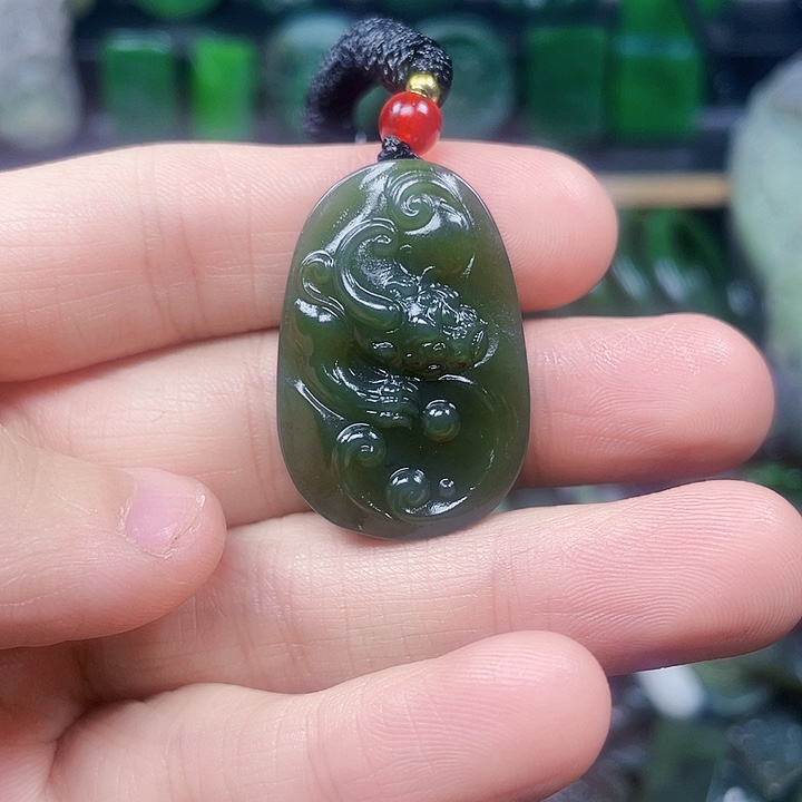 和田玉未镶嵌珠宝半成品