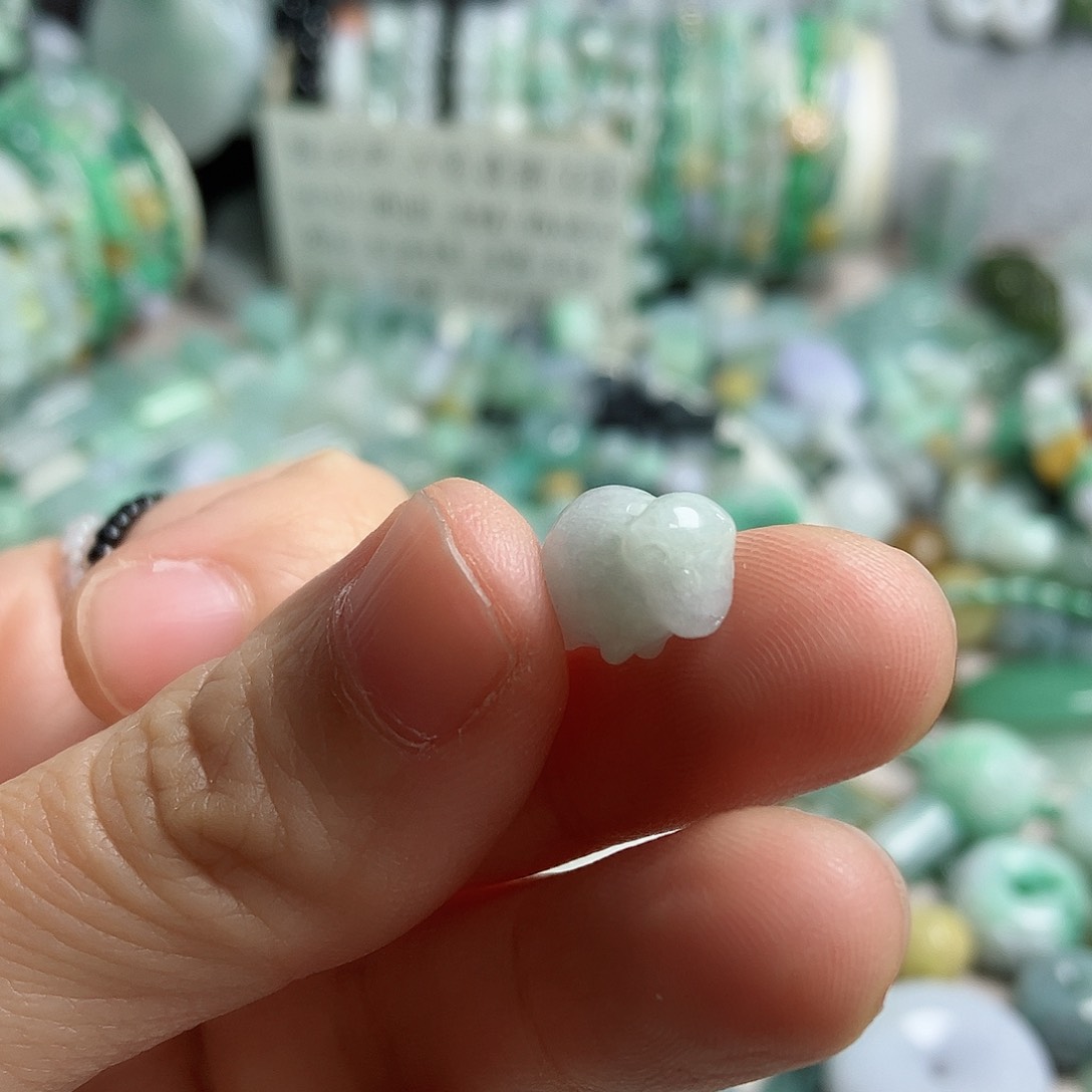 翡翠颈饰未镶嵌小羊滴流