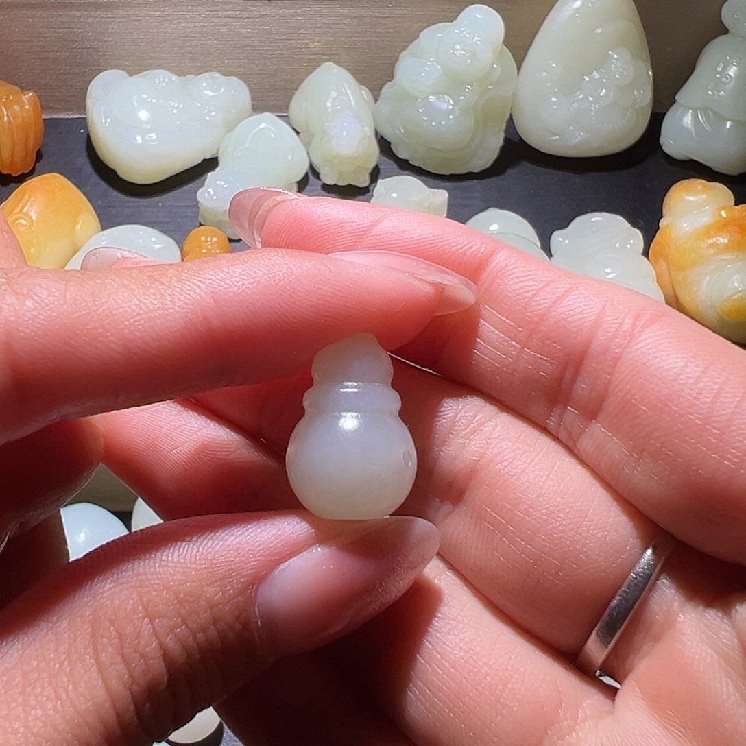 用***0和田玉未镶嵌颈饰