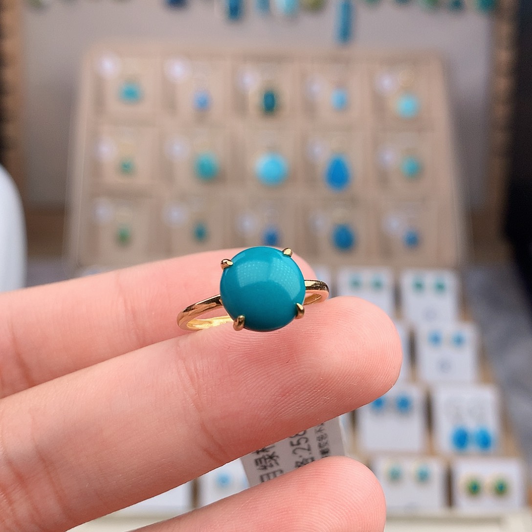 绿松石18K金镶嵌戒指