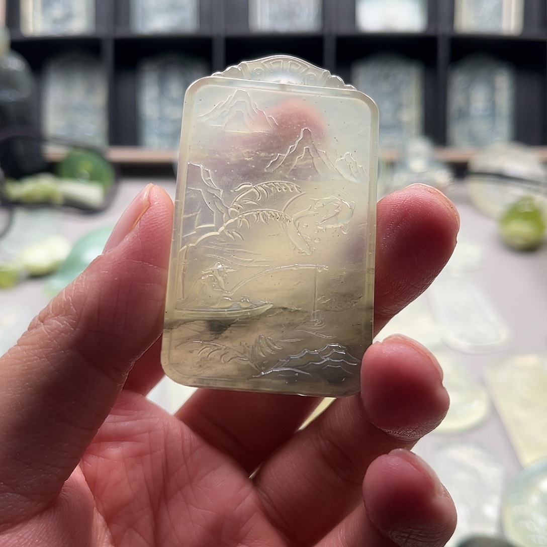 蛇纹石玉颈饰未镶嵌