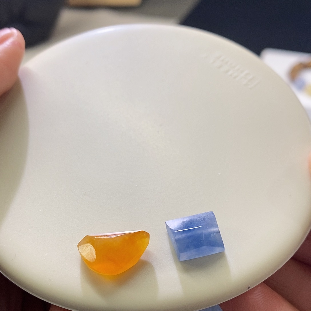 翡翠挂件未镶嵌一对随行