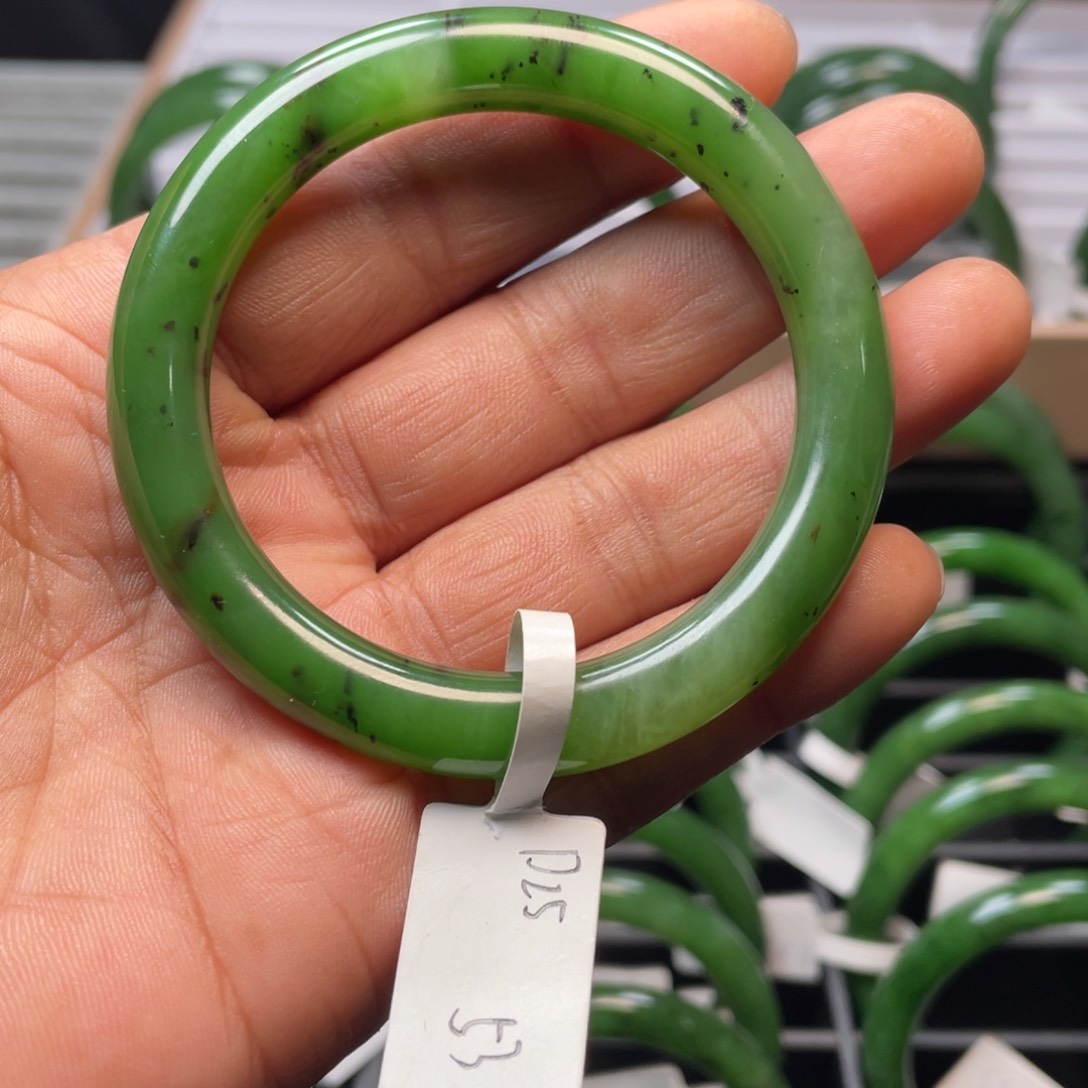 和田玉（碧玉）手镯未镶嵌