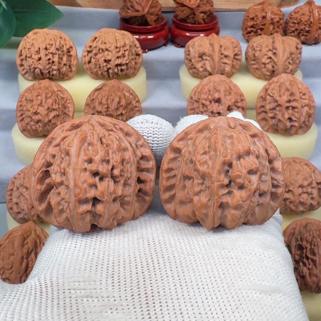 文玩核桃把件— 全品闷白