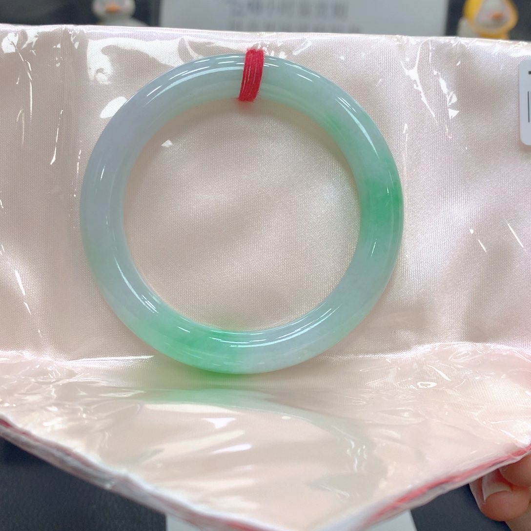 翡翠未镶嵌手镯翡翠16