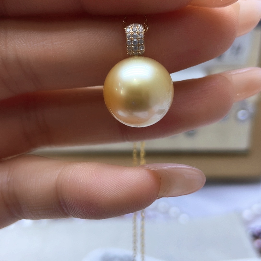 海水珍珠颈饰18K金镶嵌