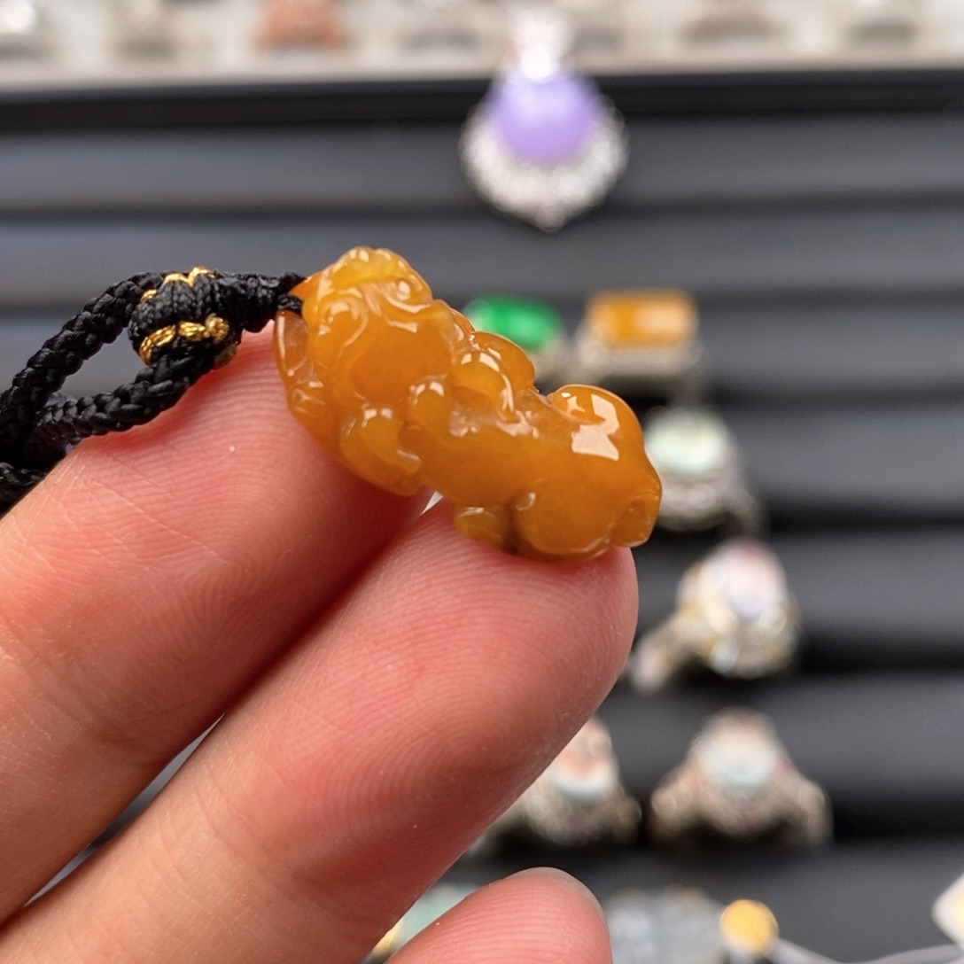 定制翡翠未镶嵌缅甸天然翡翠黄翡貔貅