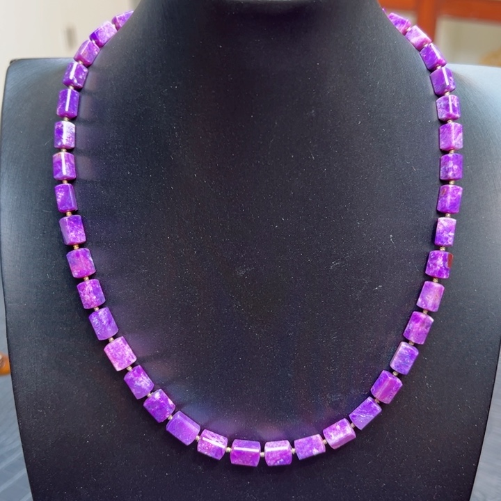 18K金镶嵌苏纪石（舒俱来）项链