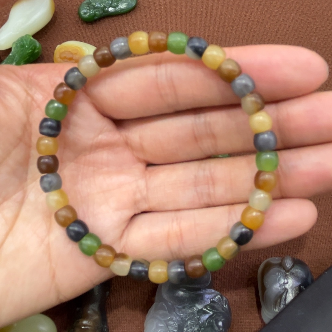 未镶嵌和田玉（糖玉）手链